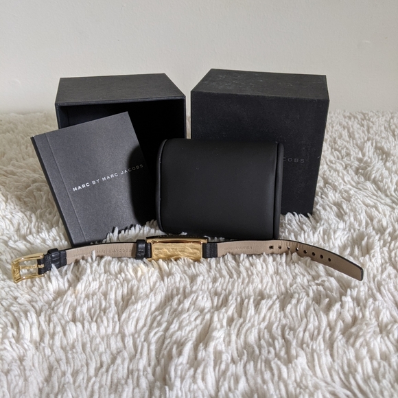 Marc Jacobs Classic Watch - Picture 5 of 7